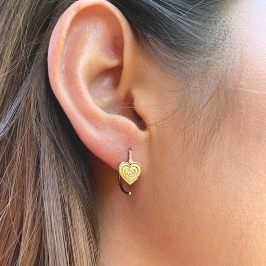 Brinco Coração M Gancho 18k