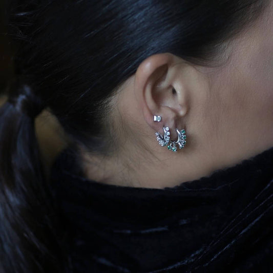Brinco Piercing Argola Spike Flor Grande 18k