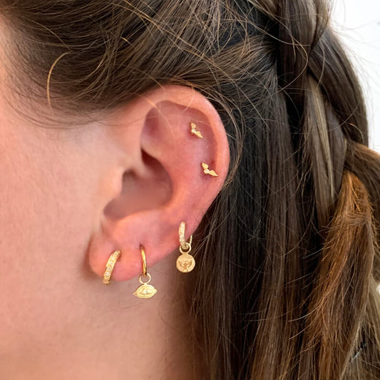 Brinco Piercing Asa P com brilhante 18k
