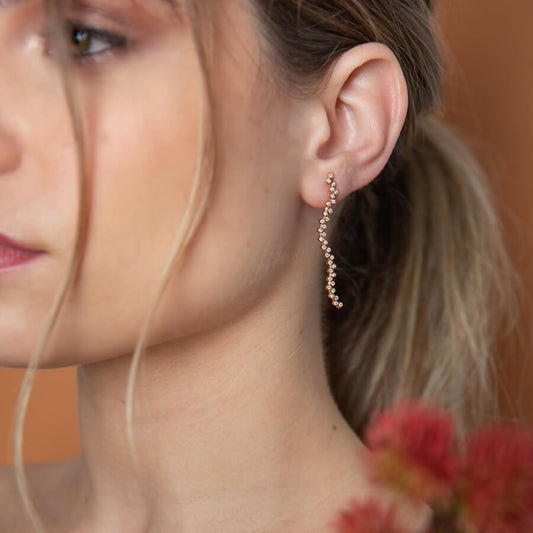 Brinco Zig Zag Brilhantes 18k