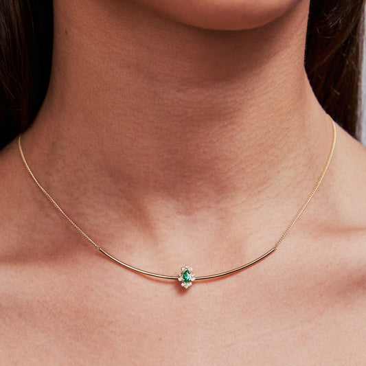 Colar Meia Lua Esmeralda Navete 18k