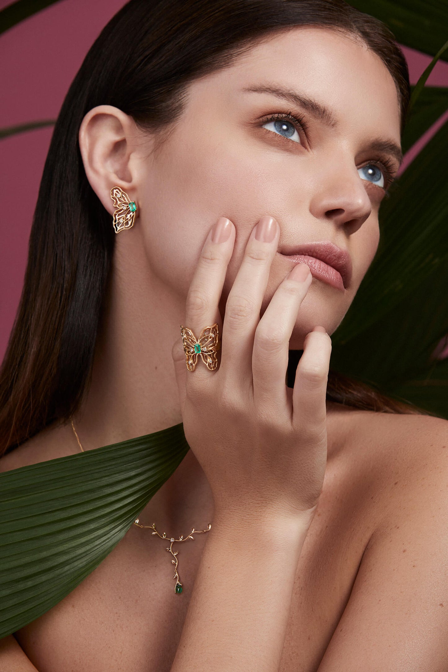 Anel Borboleta Esmeralda 18k