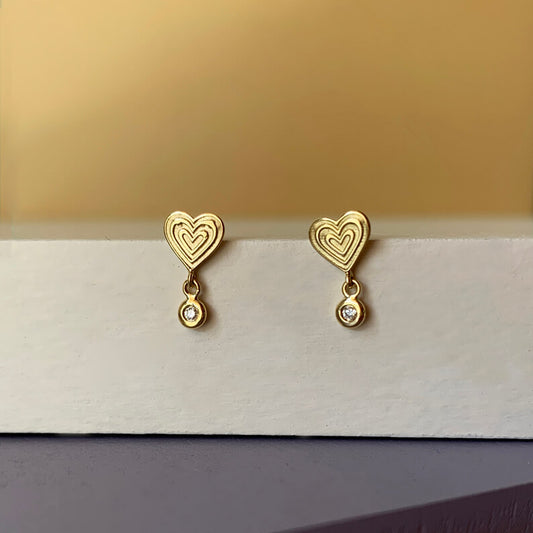 Brinco Coração Uno com brilhante Baby 18k