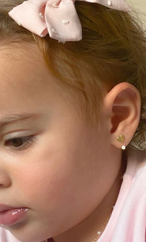 Brinco Coração Uno com brilhante Baby 18k