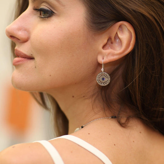 Brinco Gaudí Safira 18k