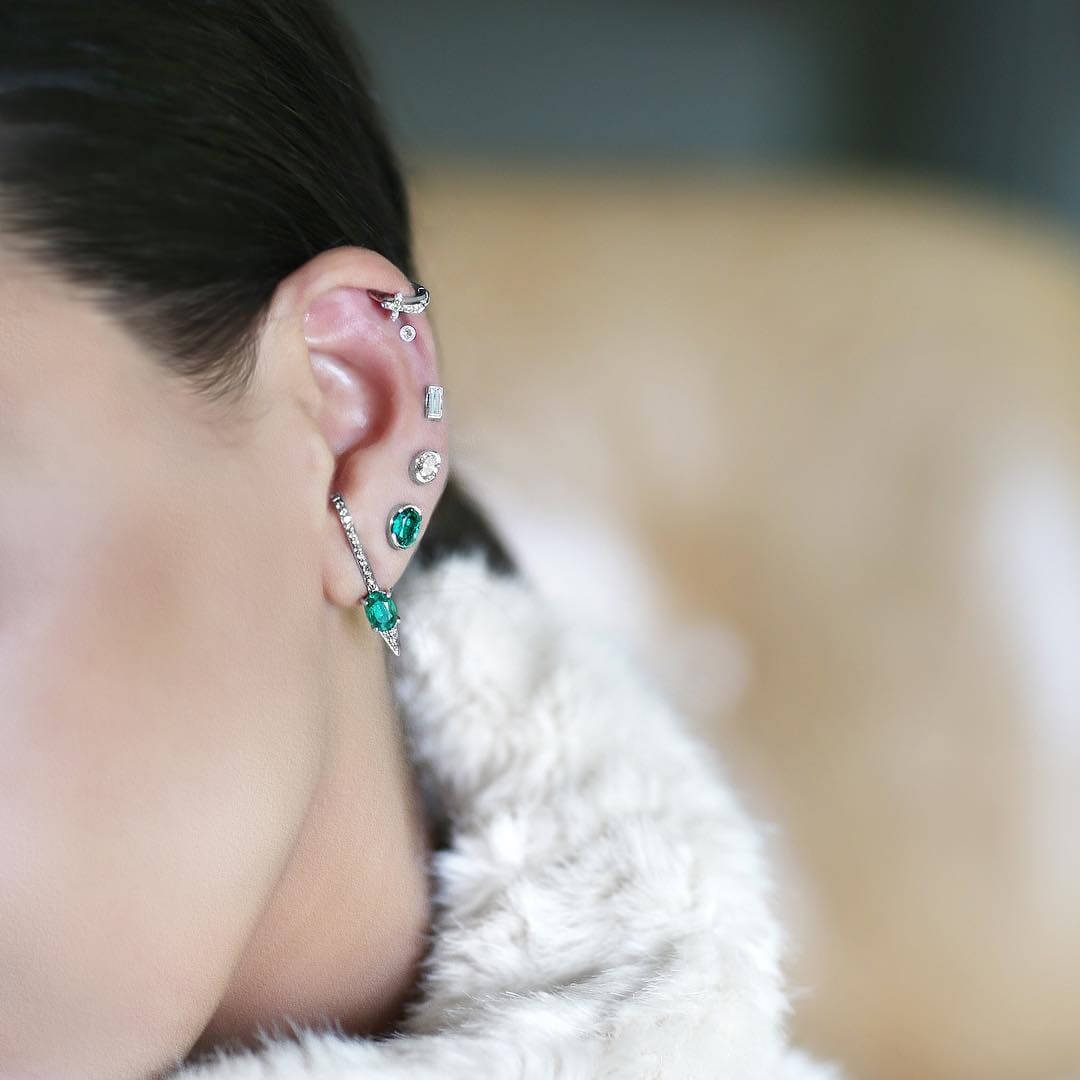 Brinco Piercing Argola Cruz Pequeno 18k