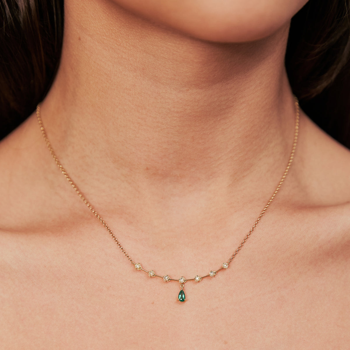 Colar Taco com Esmeralda Gota e Brilhantes 18k
