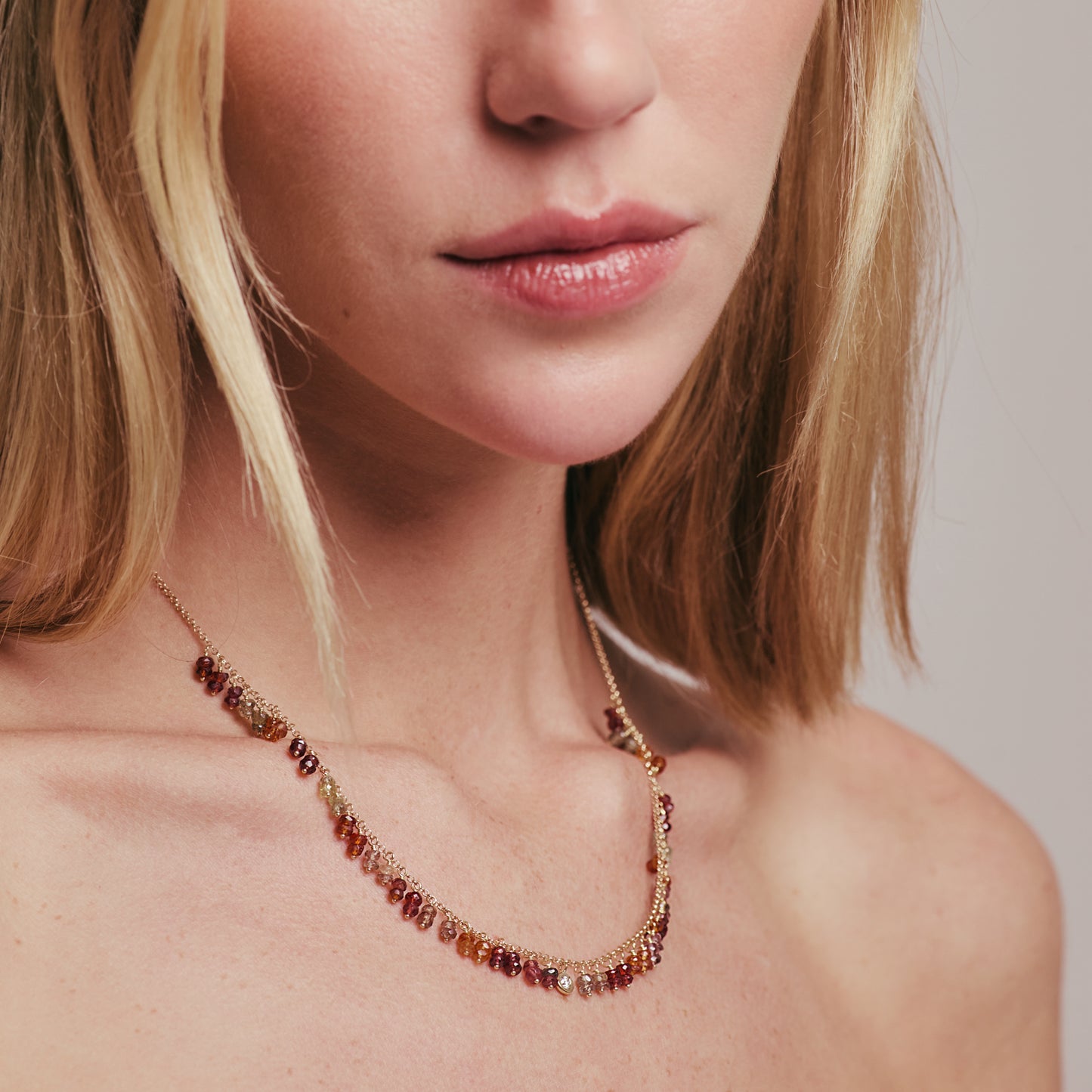 Colar Hanging Safiras Terrosas 18k