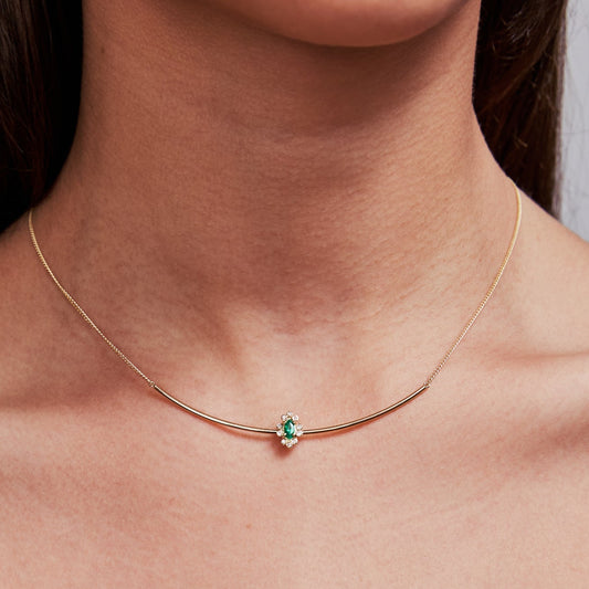 Colar Meia Lua Esmeralda Navete 18k