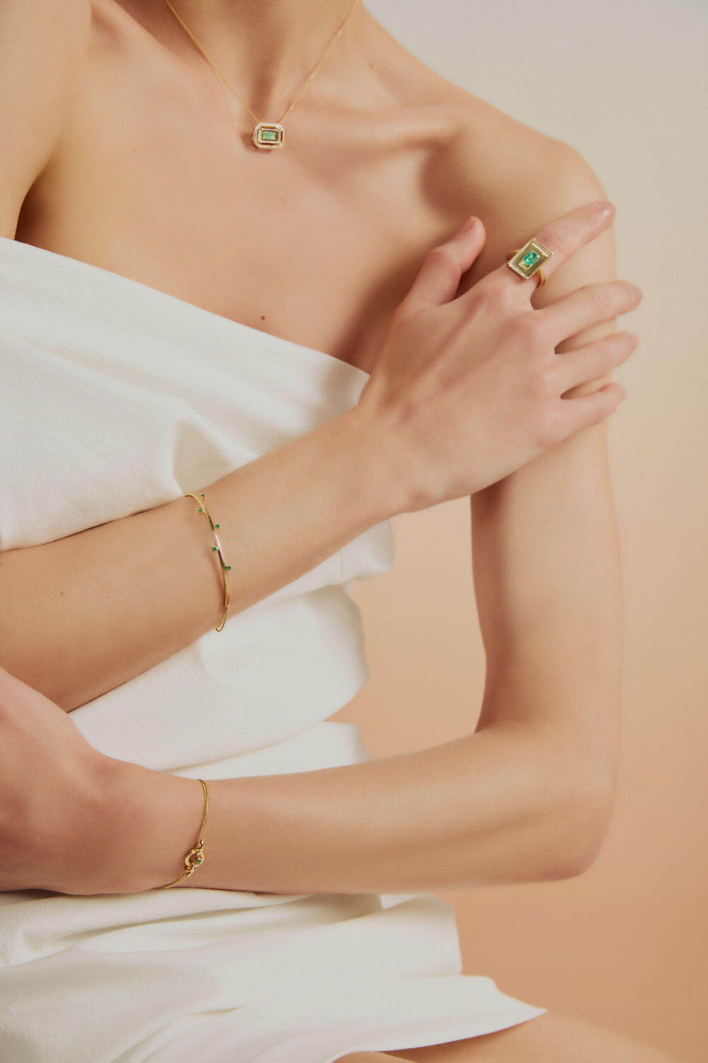 Colar Retangular Cristal com Esmeralda e Brilhantes 18k