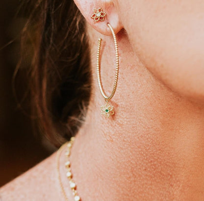 Pingente Flor Bolinha c/ Esmeralda 18k