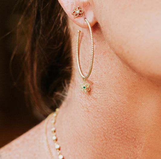Pingente Flor Bolinha c/ Esmeralda 18k