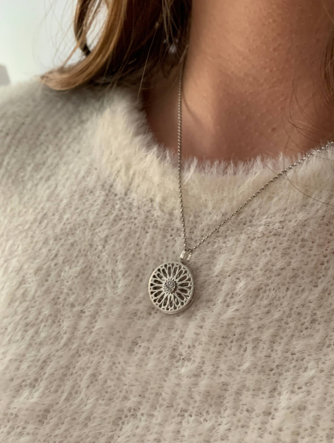 Pingente Gaudí 18k com diamantes