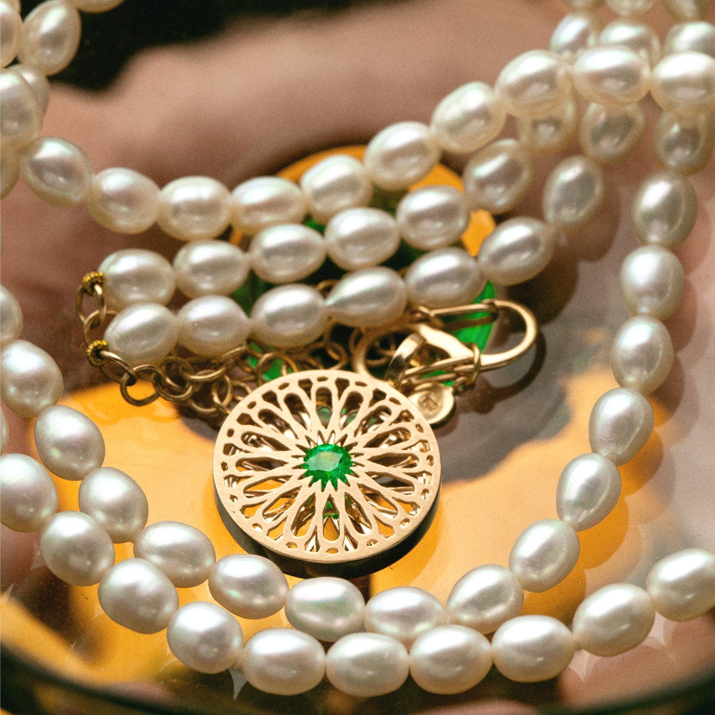 Pingente Gaudí Esmeralda 18k