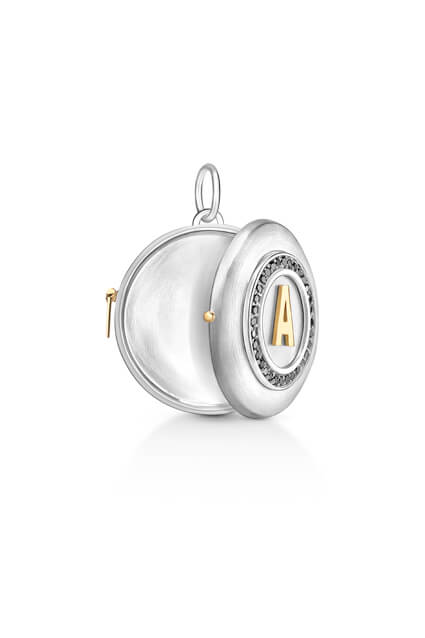 Pingente Relicário Letra Ag 925 com ouro 18k