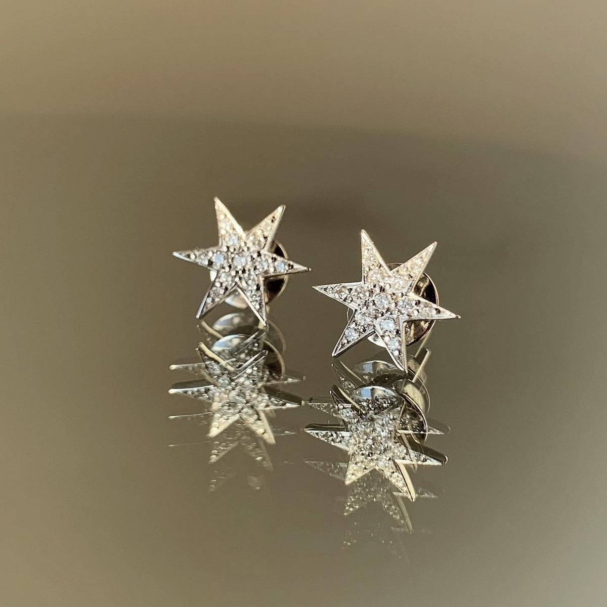 Brinco Piercing Estrela Pavê 18k