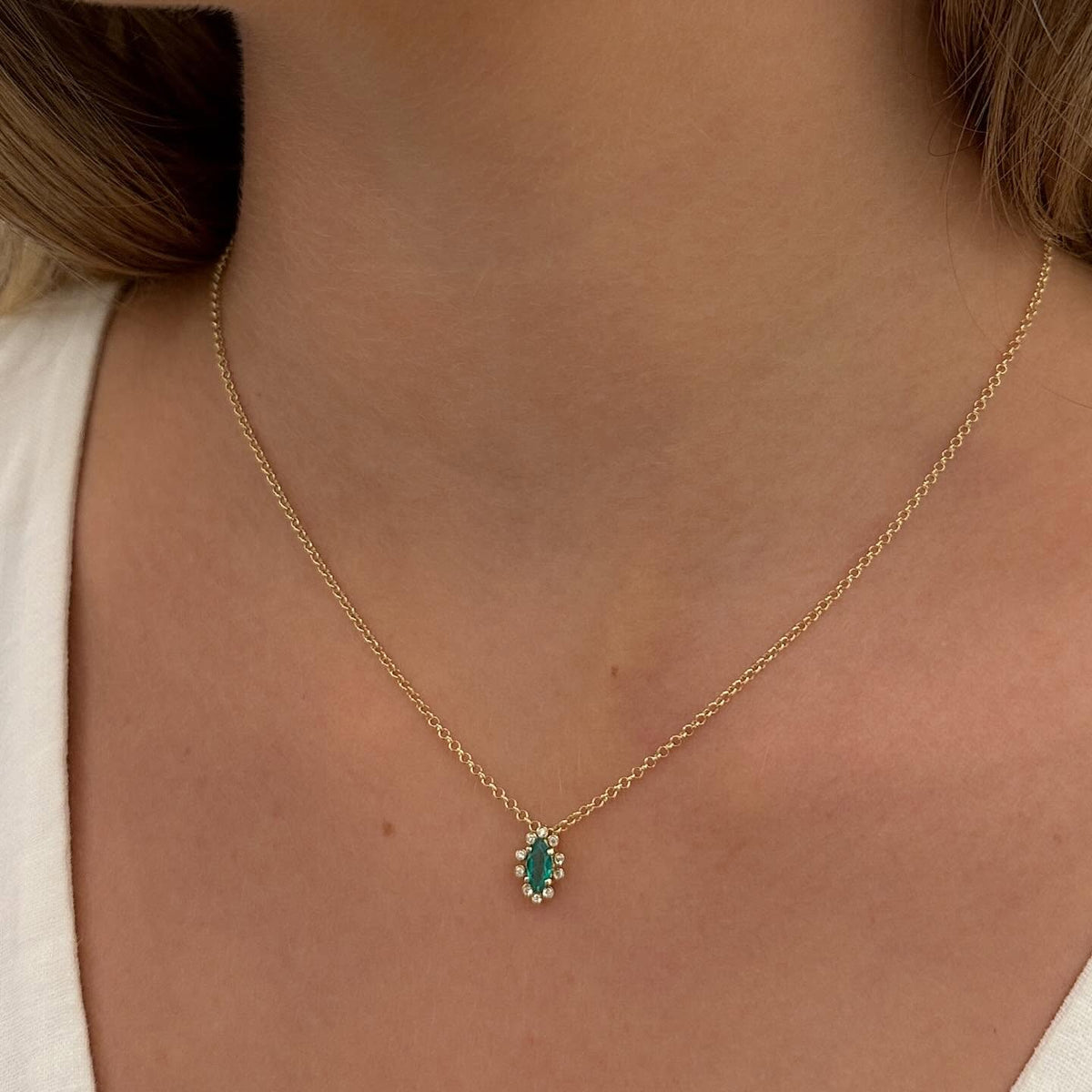 Colar Esmeralda Navete com Brilhantes 18k